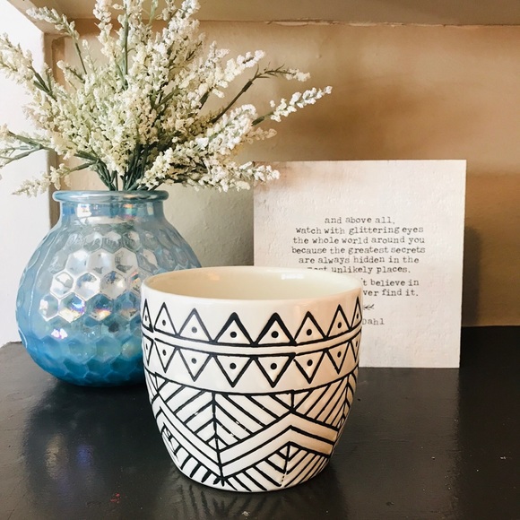 Other - NWOT Cream and Black Tribal Print Ceramic Pot